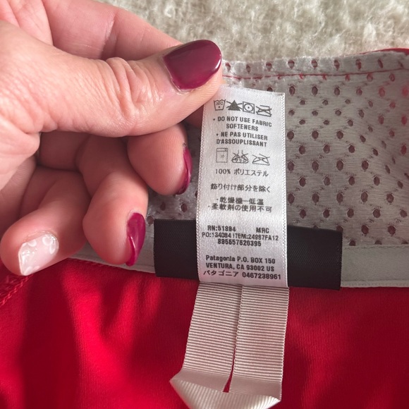 Patagonia Wind Shield Running Jacket, lipstick red, packable, reflective Medium - Picture 9 of 11